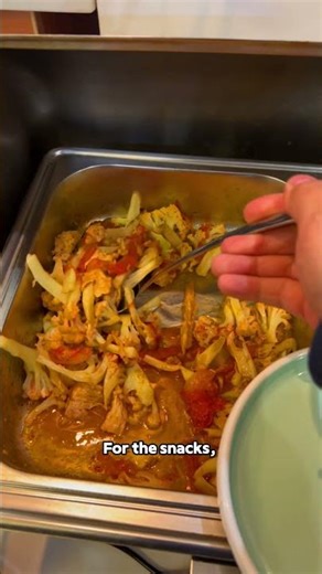 $5.5 All-You-Can-Eat Vegetarian Buffet in China 🍃