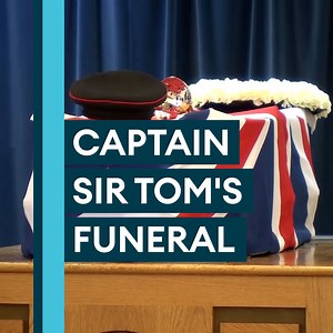 39K views · 1.8K reactions | Captain Sir Tom Moore received a full military funeral at the weekend. Soldiers from 1 YORKS carried the British Army veteran's coffin, as well as laying on an honour guard and a three volley salute from a firing party at the small family funeral at Bedford Crematorium. A bugler also played 'The Last Post'. Read more on this storyhttps://www.forces.net/news/captain-sir-tom-moores-funeral-underway | Forces News | Facebook