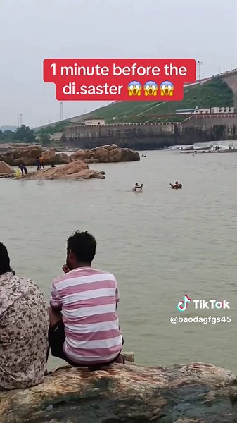 The hydroelectric dam burst, sweeping everything away 😭 #disaster #dam