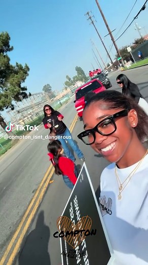 Compton Christmas Parade 12/13/25 🤎🎄 #comptonisntdangerous #compton #community #love