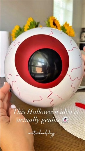 Spooky Balloon Eye DIY for Easy HALLOWEEN Decor!