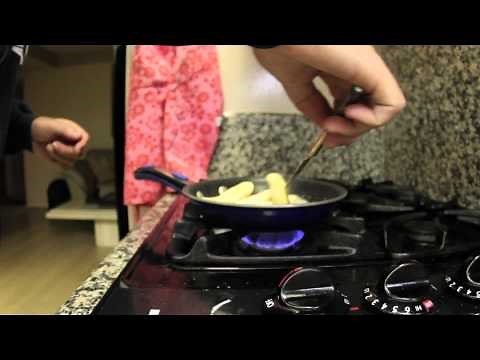 The Drunk Cooking Guy: How to make banana flambé