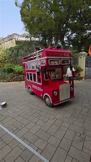 London Bus #royalentertainmentgames#ytshortsindia#trending#londonbus#viral#kidsparty #kidsbus#trend