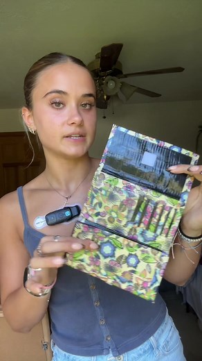 Impressive Duct Tape Wallet Creation