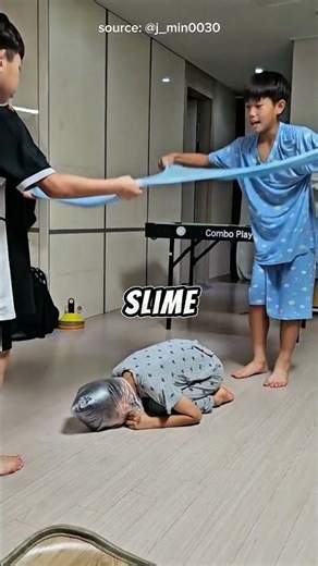 make giant bubbles from slime