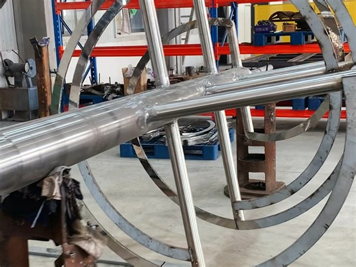 #螺带搅拌器 #工业搅拌设备 #高粘搅拌 #混合 #结晶 #传质 #传热 #溶解 粉体（固-固）膏状（固-液-浆）