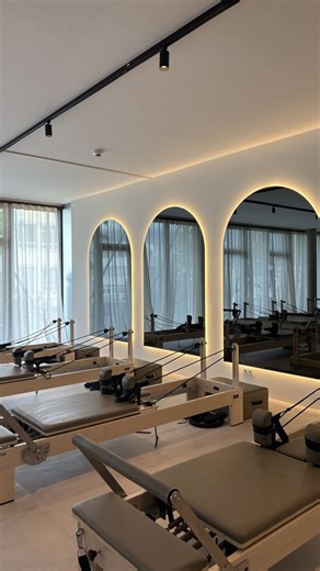 Underwater on Instagram: "@jasmineclough at home reformer routine using the new @lidlgb Crivit Reformer Pilates Machine. To work with Jasmine, please email jasminec@underwatercreative.co.uk."