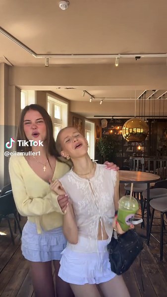 Modeling Tips With Bestie: Enhance Your Skills Together