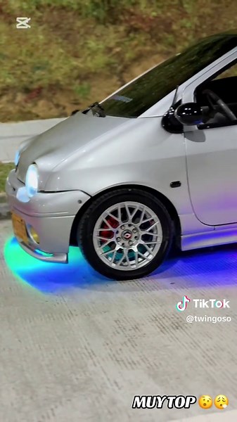Un trensito de colores muy top 🤯😮‍💨 #underglowlights #tuning