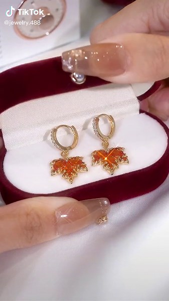 Online shop orders, door-to-door delivery#fyp #foryou #jewelry #blackfriday #blacktiktok #uk #USA #earrings