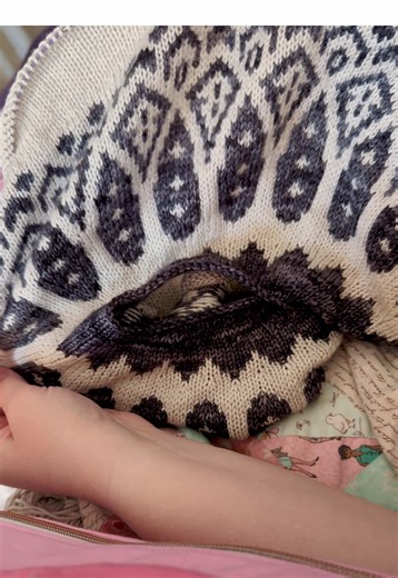 I’m not considered a fast knitter by any means. But that’s not the point 😌 I’ve been enjoying this project a lot and it’s keeping me sane as work is really stressful right now. I’ll be posting more quilty stuff soon but I haven’t had any energy to sew lately.