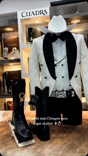 863 reactions · 37 shares | Para ordenar llamar al 773-475-7877 hacemos envíos a todo Estados Unidos #okcorralwesternwear #outfitvaquero #minotauro #fypシ゚viral #sacosvaqueros #bodas #hacemosenviosatodoestadosunidos✅ | Ok corral western wear | Facebook