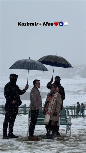 Anwar Khan 🇮🇳 on Instagram: "1st snow fall with Maa💕 ❄️ with #ammijaan #kashmir #gulmarg #mother #snowfall #love #heaven #heaven . .📸 @gulmarg_kashmir_photographer Thankyou @ybtravels21 for arranging everything ❤️"