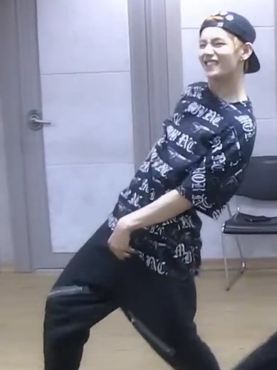 Boy In Luv Dance Practice Fancam Featuring BTS