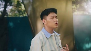 Chord dan Lirik Lagu Mengapa - Rony Parulian: Bilang, Bilang pada Mereka, Kita Pantas tuk Bersama - TribunWow.com