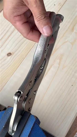 24K views · 93 reactions | Remember this tip when installing a spring into pliers #diy #short #usa #amzing #tricks | Vanke Bulb | Facebook