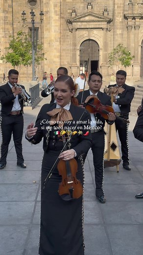 Celebra el Mes Patrio en México: Fiesta y Tradición