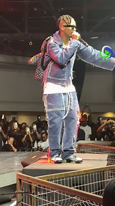 Emtee performing “Abantu” at his One Man Show 2025. | 9ice Entertainment