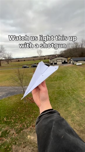 @chicago_paper_airplane on Instagram: "Flying in my hometown ✈️ Happy Thanksgiving 🦃"