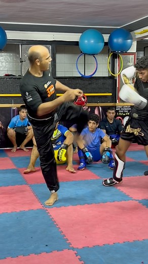 ممارسة رياضة الفنون القتالية ليست بالأمر السهل فهي تتطلب تطوير القدرة على التحمل واللياقة البدنية العالية لدلك فان العمل على هده الجوانب امر ضروري ❤️👍🏼Practicing martial arts is not an easy task; it requires developing endurance and high physical fitness. Therefore, working on these aspects is essential👊🏻..... | Coach-abderzak Taghza