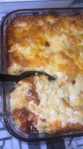 The BEST mac and cheese!! The recipe is from The Chunky Chef. I just slightly modify it! Enjoy 😃 #thechunkychef #macandcheese #thanksgiving #recipe #macandcheeserecipe