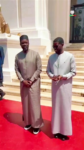 Le Palais de la République a accueilli, ce mardi 10 mars 2026, les élèves de l’école Ndoude Ndiandiaye de Ndiaganiao et du groupe scolaire La Ronde des Petits Keur Aly et Amy de Bambilor, venus découvrir ce lieu emblématique des institutions de la République. À cette occasion, le Président de la République, Bassirou Diomaye Faye, et le Premier ministre, Ousmane SONKO, ont pris part à cette visite marquée par des moments d’échanges et de convivialité avec les élèves et leurs encadrants. Cette ini