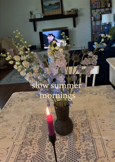my favorite type of morning is a slow morning🕯️🪻🥞 kids watching cinderella in the background, mom making pancakes with candles and fairy lights🙂‍↕️ i did already finish my coffee before filming this lol #cozyathome #slowmorning #homecooking #hippiemom #simplelife