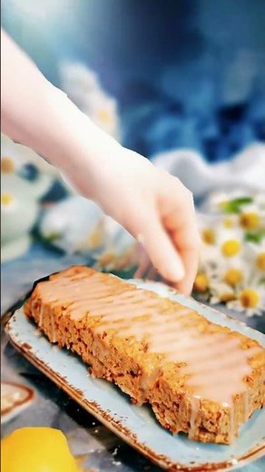 Veganer Zitronenkuchen – 5 Zutaten, saftig + glutenfrei