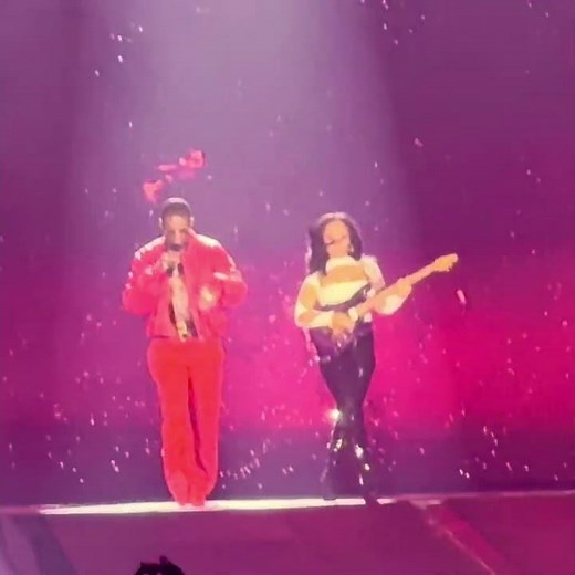 Usher & 🎸 Guitarist Ari: Bad Girl 2004 Detroit R&B Tour 2026