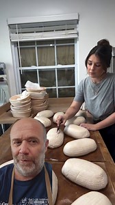 13M views · 478K reactions | ¿No es maravilloso poder ver a los panaderos en acción?  IG lady.sourdough  Accede a la MasterClass de Masa Madre: https://hotm.art/9FqZvLBu  Descarga la App de Gluten Morgen: Android: https://hotm.art/P5sz87 iOS: https://hotm.art/Ml3Z4K #comunidadglutenmorgentv #GlutenMorgen #GlutenMorgenTV #pan #panadero #cocina #masamadre #pandemasamdre #panaderia | Gluten Morgen Español | Facebook