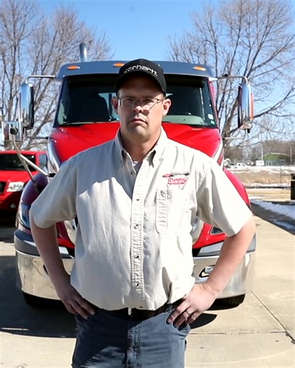 🚛 Local CDL-A Truck Driver Job | Des Moines, Iowa Wynne Transport Services — a family-owned trucking company with a strong Midwest presence — is now hiring Local CDL-A Truck Drivers in Des Moines, IA. This position is perfect for drivers who want to be home daily, earn $1,500 weekly, and work with a company that values safety, consistency, and family. Wynne Transport is known for treating its drivers with respect and maintaining top-quality equipment to keep every route safe and efficient. Job 