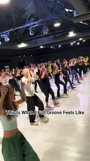 September Fills the Room ✨ | Ralph Beaubrun Paris Dance Class