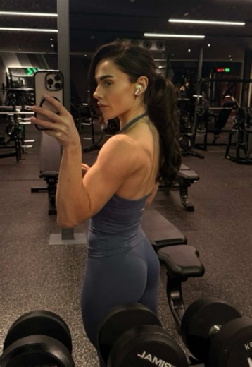 Today was the first day in a long time I wasn’t hitting reps or weight and I left the gym feeling fustrated. Ladies, reminder to be kind to yourself. Specially when it’s your time of the month, training won’t always be linear unfortuately. As always, dressed in @Oner Active Slate Blue SoftMotion for comfort when I’m not feeling my best 🫶🏼 #gymgirls #girlssupportgirls #gymfit #gymtok #oner @KrissyCela @UnfilteredKrissy @Scarlett Owens