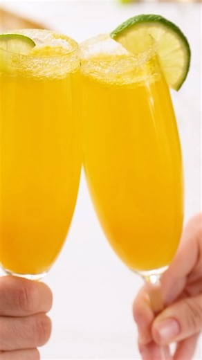 1.3K views | Make the best Bellini for Mother’s Day! 壟 TAP recipe link in bio https://reluctantentertainer.com/mango-orange-bellini-beverage-recipe/ #bellinis #mothersdaybellinis #reluctantentertainer #bellini | Reluctant Entertainer | Facebook