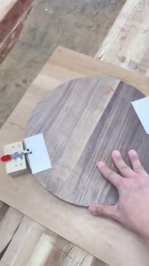 トグルクランプっていう便利アイテム。#woodworking #toggleclamps