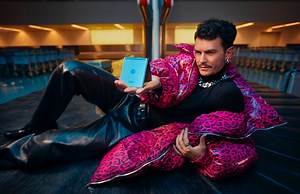 Motorola: Flip the Script • Ads of the World™ | Part of The Clio Network