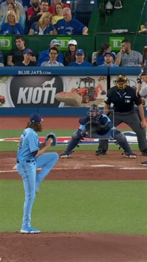 IceBreaker Performance | Coach Ice on Instagram: "These are the 2 types of sliders you can throw! 🍔 Comment which one you think works best in your arsenal!"