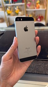 iPhone SE 32GB LL/A មានតែមួយដើមគត់ សំខាន់បាន Storage ធំ 32GB , IOS Version 15 —————————————————— ហាង TRAGON STORE, បុរីវ៉ារីណា( គម្រោង The Shoppes ) ផ្ទះលេខ 64 ផ្លូវបេតុង2 សង្កាត់ក្រាំងធ្នង់ ខណ្ឌសែនសុខ 𝐌𝐞𝐭𝐟𝐨𝐧𝐞 0713339718 𝐂𝐞𝐥𝐥𝐜𝐚𝐫𝐝 095201895 𝐒𝐦𝐚𝐫𝐭 069989718 Telegram : https://t.me/tragonstore Messenger: http://m.me/tragontg FB Page: https://m.facebook.com/tragontg Google Map📍 https://goo.gl/maps/qZUNChc3LqfKg8i2A | TRAGON