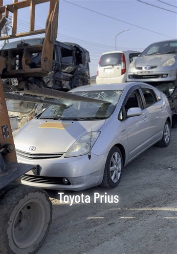 Toyota Prius Halfcut for Export from Japan