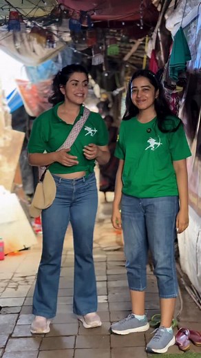 What do you do with your left over food? 🥘 Best thing to do after an event, big party, wedding is to give it away and if you have nobody to give it to call The Robin Hood Army who will come home and collect it and give it to the underprivileged children who will be so happy to eat the food. Also volunteering makes you feel GOOD! It feels nice to help. I did it on a Sunday and I was beaming all week ♥️🏋️‍♀️ | Shenaz Treasury