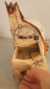 another box made out of our firewood logs. spalted birch #wood #eco #trinkets #woodbox #log #Hobbit #SmallBusiness #handmade #satisfying #logbox #firewood #keepsake #fyp #foryoupage #giftideas #christmas #key #cute #gift #gift | Redwinewooddesign