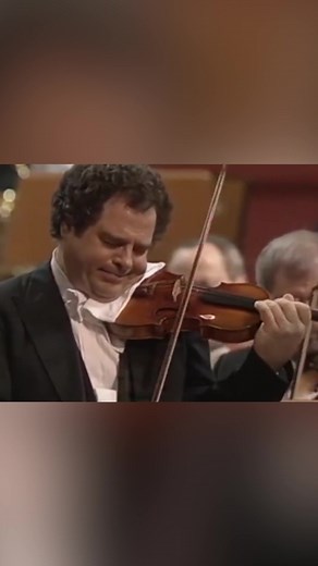 Beethoven's Violin Concerto by Itzhak Perlman & Berlin Philharmonic