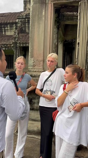 History Challenge Cambodia Part 20 Australian visitors feeling love Cambodia country and fioods as well, they know the name of our former primes minister @Samdech Hun Sen #challengecambodia #travelblogger #knmerculture #Cambodia #angkor #love #temple #travelingphotographer