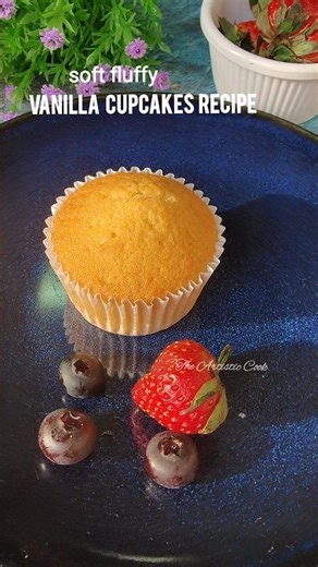 Vanilla Cupcakes Recipe 👆😍 | Soft Fluffy Cupcake Recipe #shorts #youtubeshorts