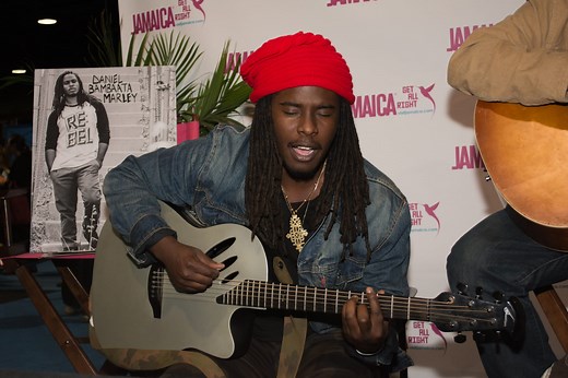 12 Easy Reggae Songs That Are Fun & Simple to Play - instrumentio