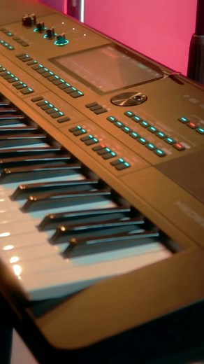 O tio está trazendo para vocês o Review do AKX10 da Medeli. Com timbres incríveis, esse bicho é o segredo dos músicos que estão atrás de possibilidades sonoras. É só dar o play e curtir a mágica desse teclado sensacional! 🚀 . https://youtu.be/pdOT412IadA . #edaraujo #AKX10 #medeli #medeliakx10 #tecladomusical #tecladistagospel #tecladista Equipo | Ed Araújo