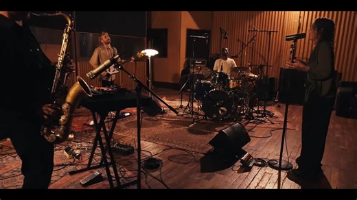 Du Bleu en Hiver on Instagram: "❄Zoom sur Lagon Nwar❄ Le saxophoniste Quentin Biardeau et le bassiste Valentin Ceccaldi, tous deux issus du flamboyant Tricollectif, nous convient à une rencontre avec la chanteuse réunionnaise Ann O’aro et le batteur-percussionniste-chanteur burkinabé Marcel Balboné. Le quartet dessine des rivages sur lesquels se poser, au fond du temps. Télescopage électrique, remous de synthétiseurs mourant sur la lie amère d’une basse fender, textes débrayés arguant son joual