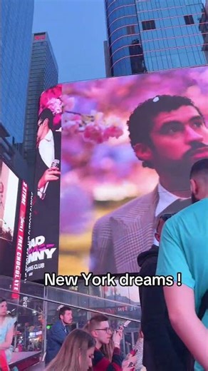 New York dreams ! 🥰🥰 #humor #yoda #babyyoda #comedia #comedia #memes #risa #grogu #newyork