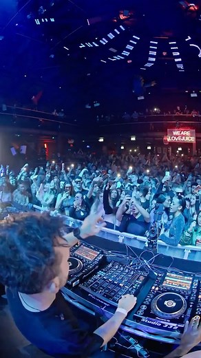 67K views · 474 reactions | the remix might get me in trouble  DJs and tech house heads if you want a copy for your DJ sets drop the words “OUT IN THE STREETS” and i’ll inbox you a copy  Next LoveJuice day rave at Studio 338 London  Sat 30 March ️ #dj #rave #trackid #housemusic #edm #techhouse #raves | Sammy Porter | Facebook