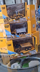 14K views · 306 reactions |  Maquinaria a escala  #mariotoys #cat #caterpillar #maquinariapesada #maquinariadeconstruccion #retroescavadora #backhoeloader #diecastmasters #scale #diecast #collection #164scale #actopan | Mario Toys | Facebook